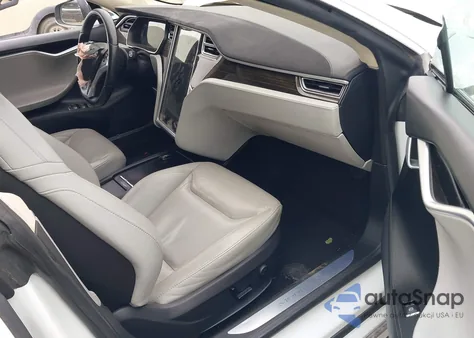 2016 Tesla Model S 60D/70D/75D/85D/90D z USA, uszkodzony, nr VIN 5YJSA1E26GF141480